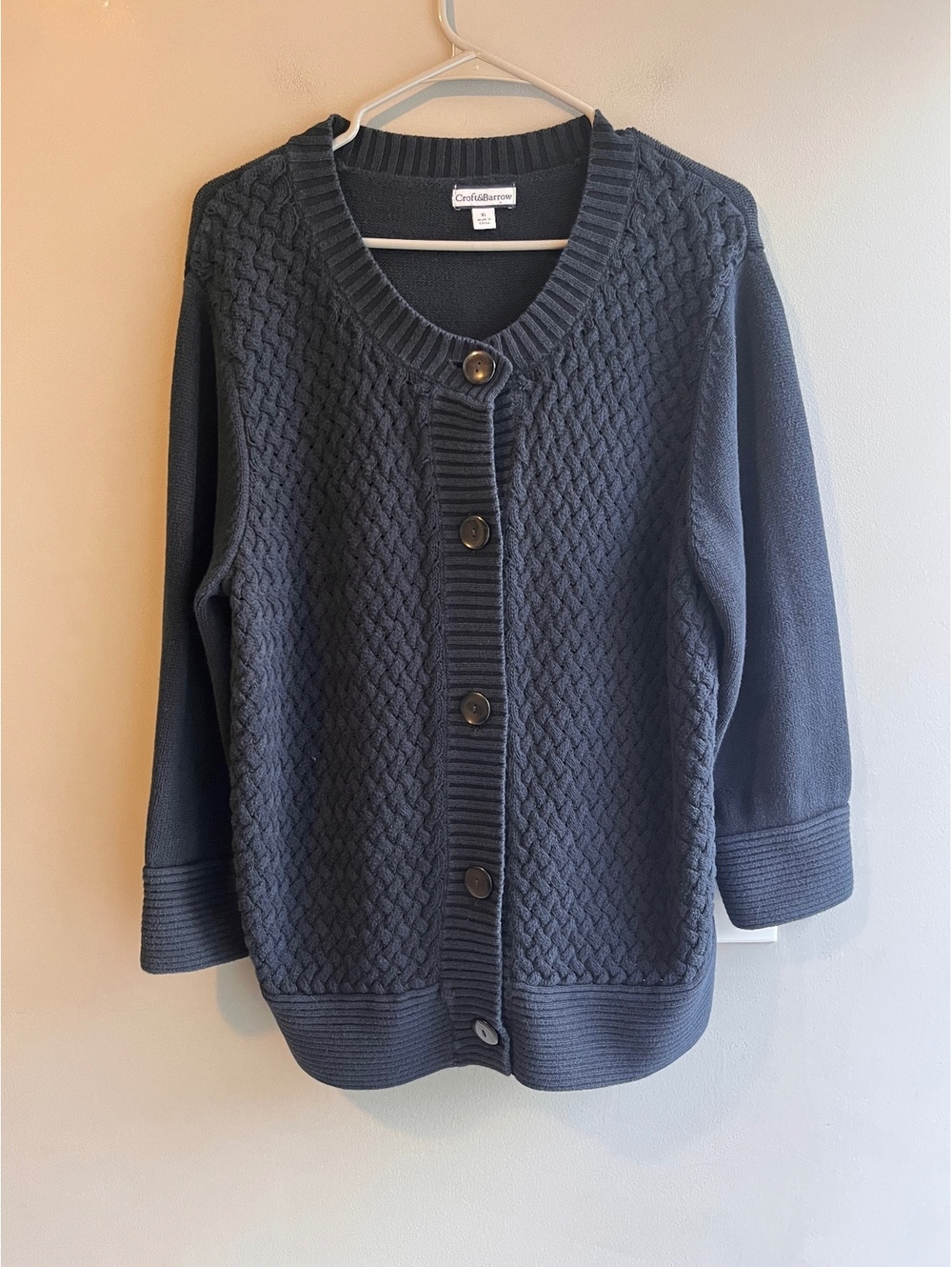 Croft & Barrow Black Button-Front Cardigan – Round Neck Textured Knit Sweater
